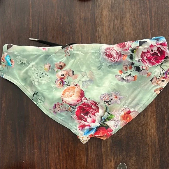 Floral men’s swim briefs - Multicolor - Picture 2 of 2